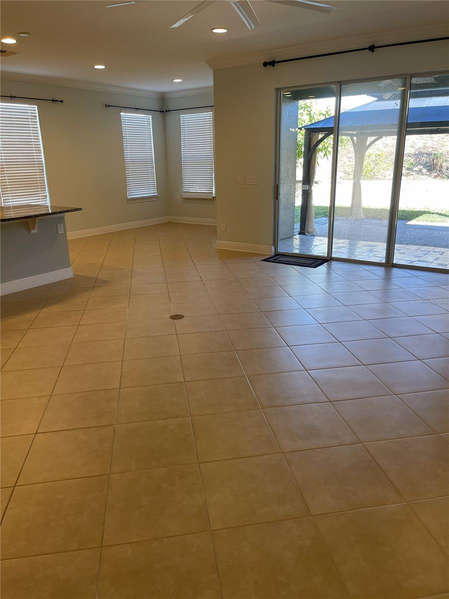 Image 17 of 41 For 2062 Redbay Avenue