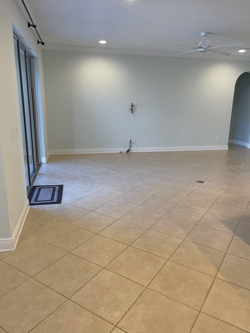 Image 26 of 41 For 2062 Redbay Avenue