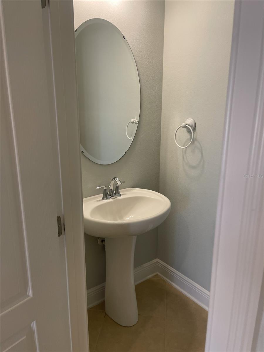 Image 27 of 41 For 2062 Redbay Avenue