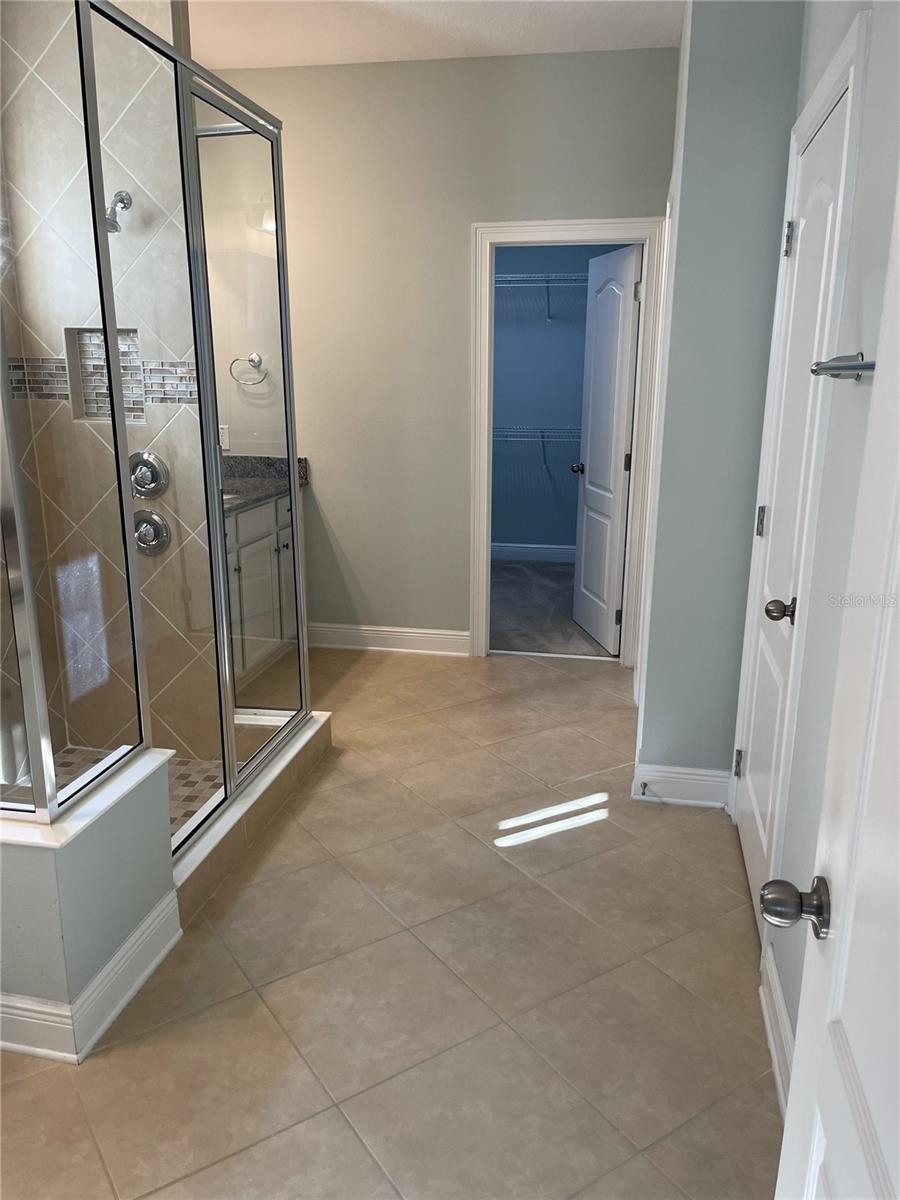 Image 30 of 41 For 2062 Redbay Avenue