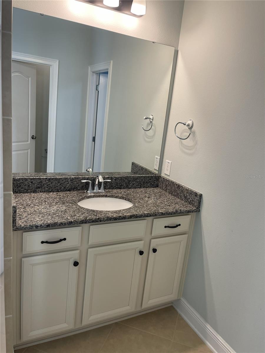 Image 33 of 41 For 2062 Redbay Avenue