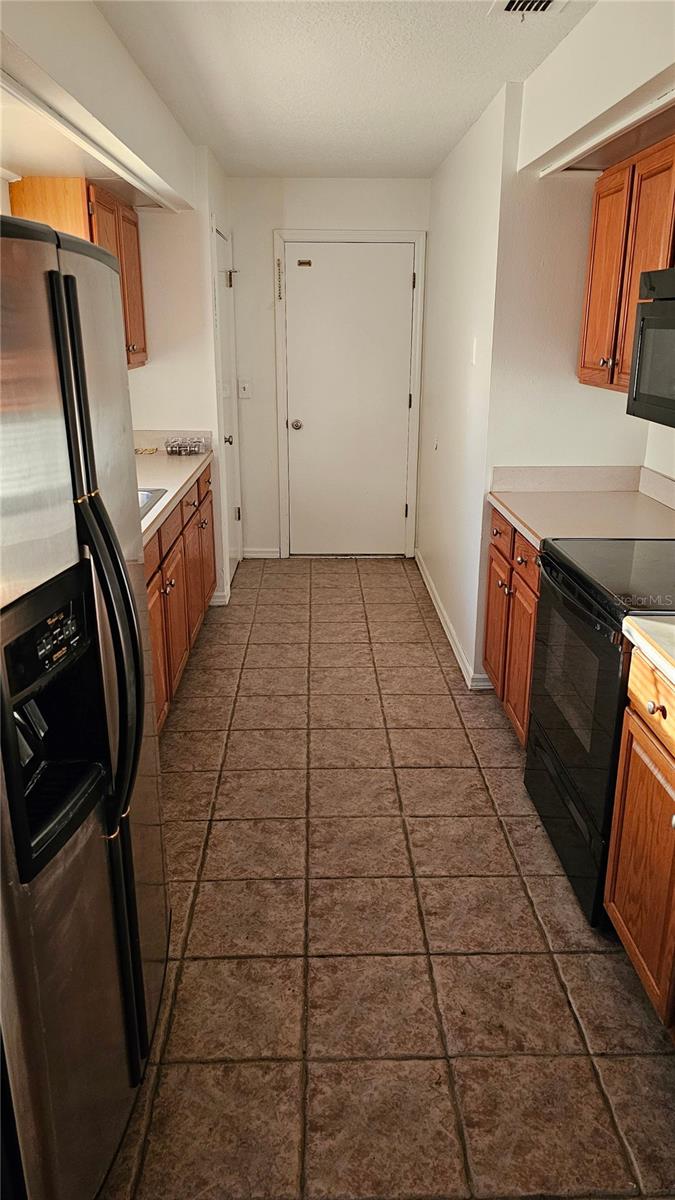 Image 4 of 16 For 372 Beach Street