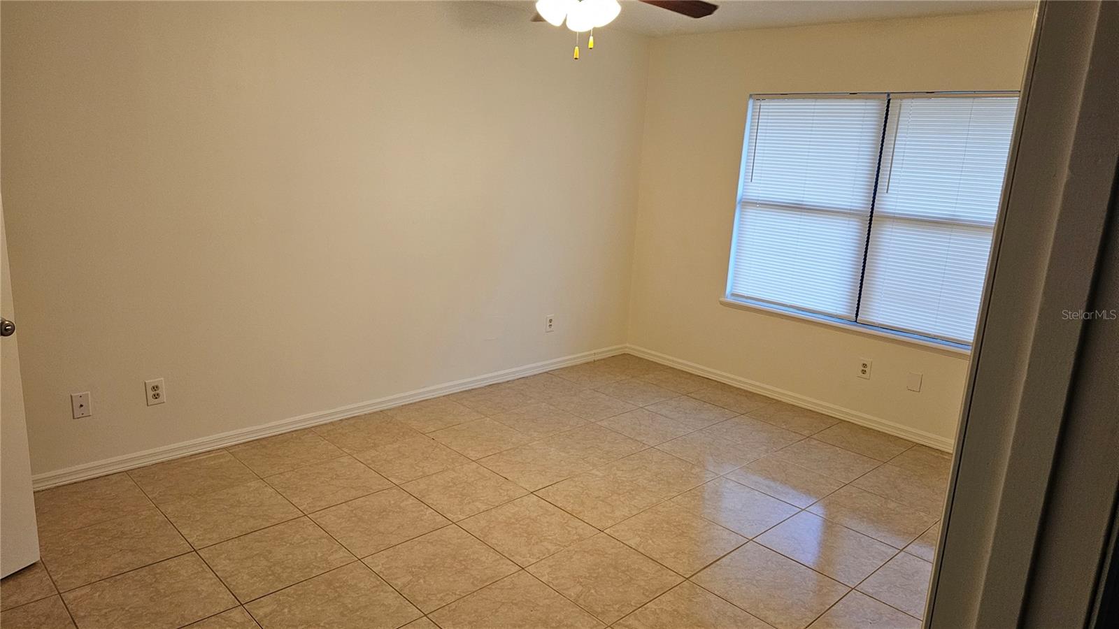 Image 7 of 16 For 372 Beach Street