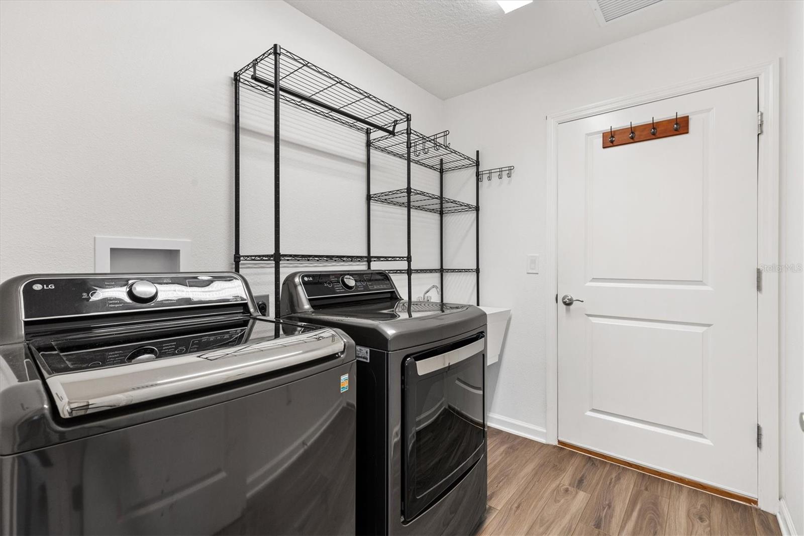 Image 26 of 42 For 1639 Seiver Street