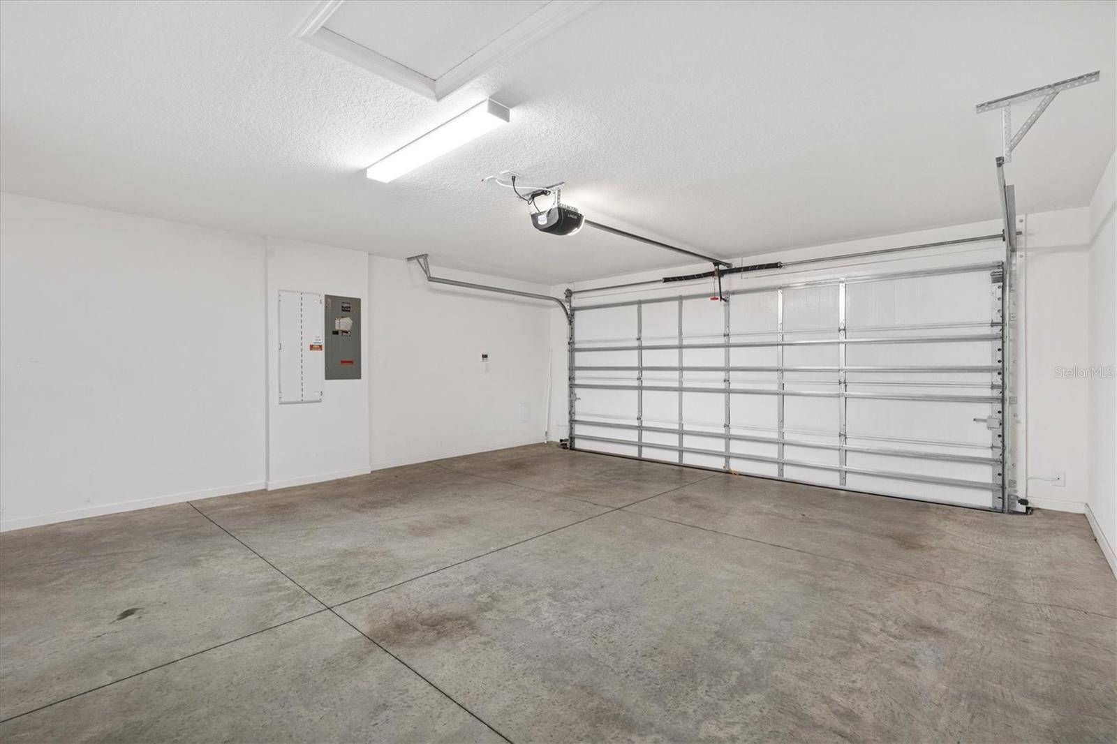 Image 27 of 42 For 1639 Seiver Street