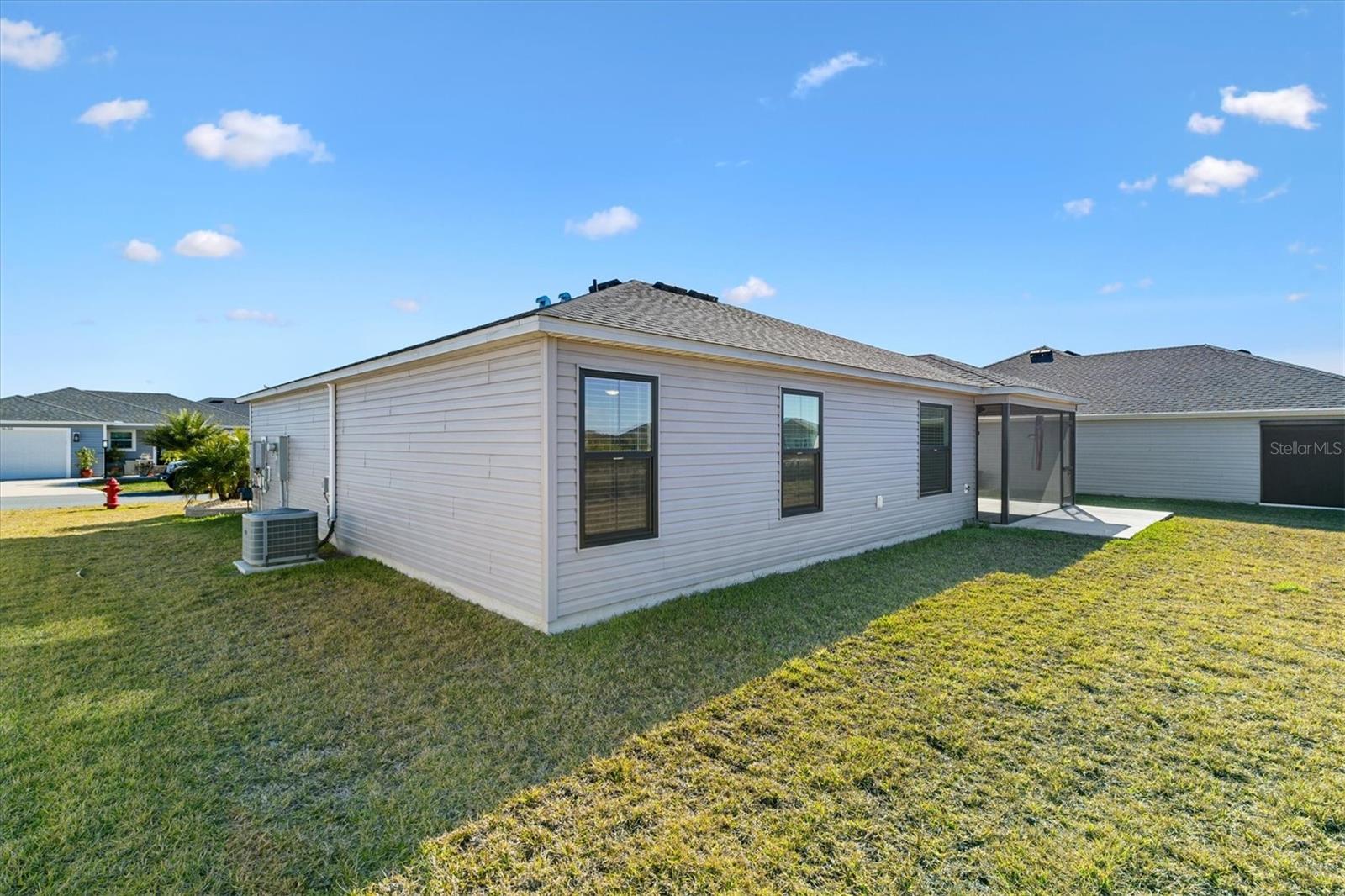 Image 32 of 42 For 1639 Seiver Street