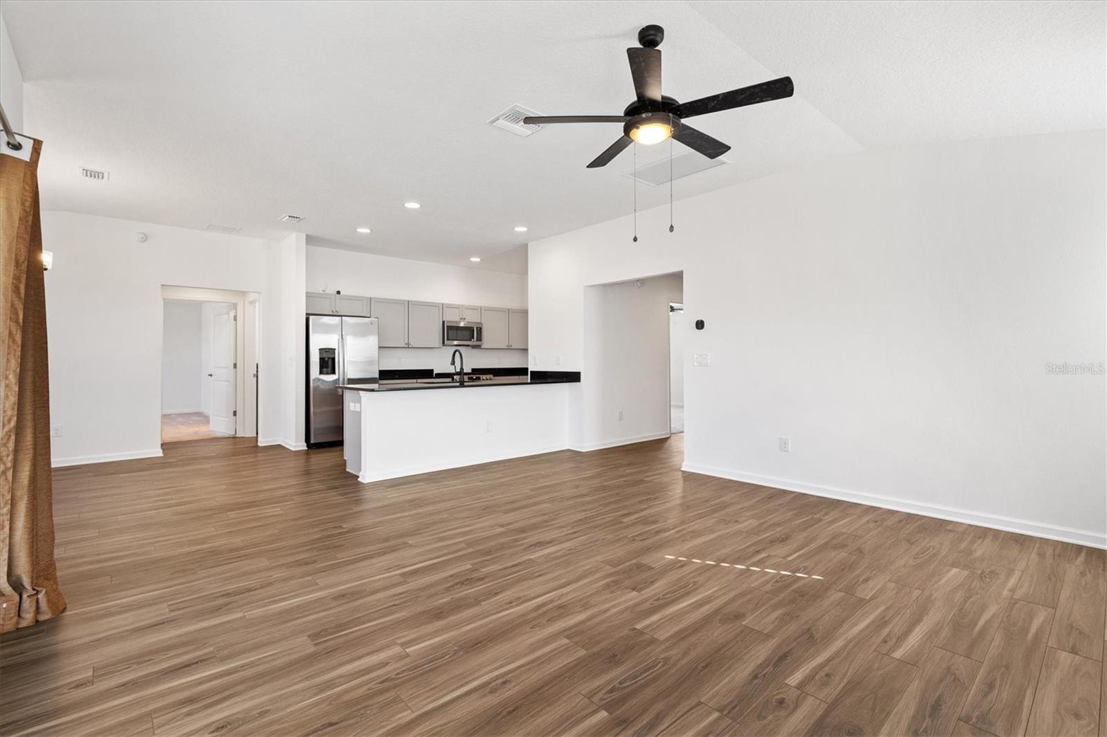 Image 7 of 42 For 1639 Seiver Street