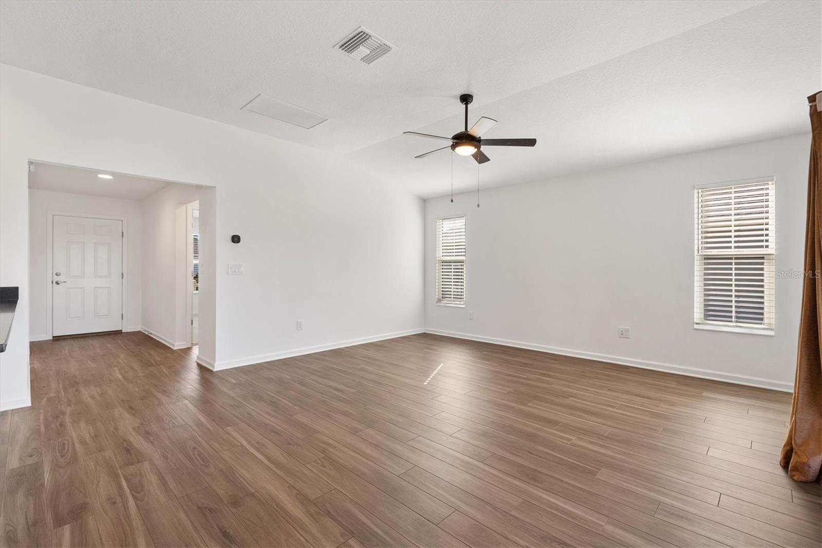 Image 8 of 42 For 1639 Seiver Street