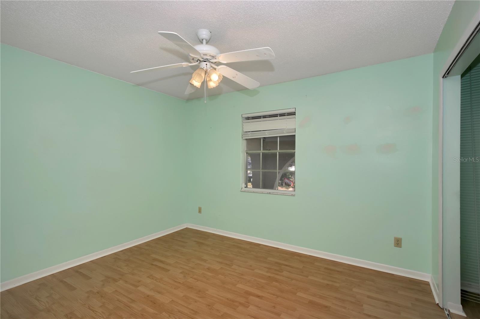 Image 13 of 28 For 1524 Yvonne Street