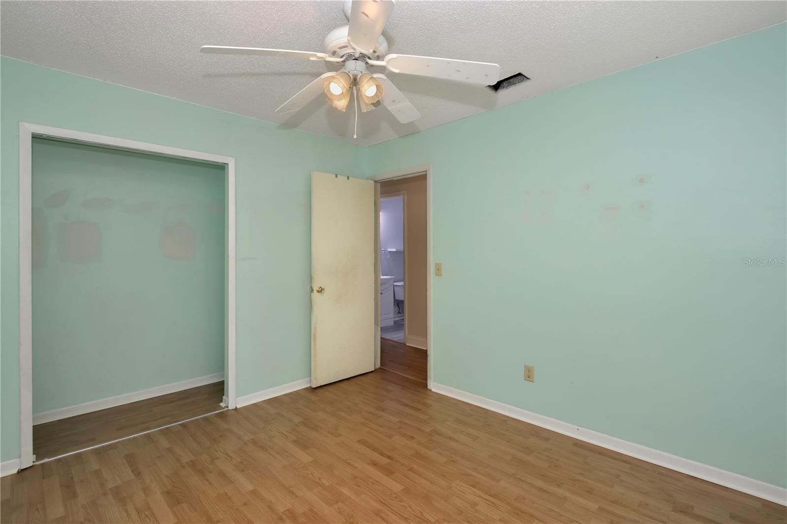 Image 14 of 28 For 1524 Yvonne Street