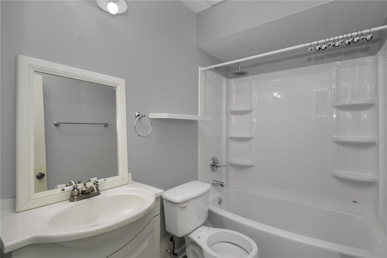 Image 15 of 28 For 1524 Yvonne Street