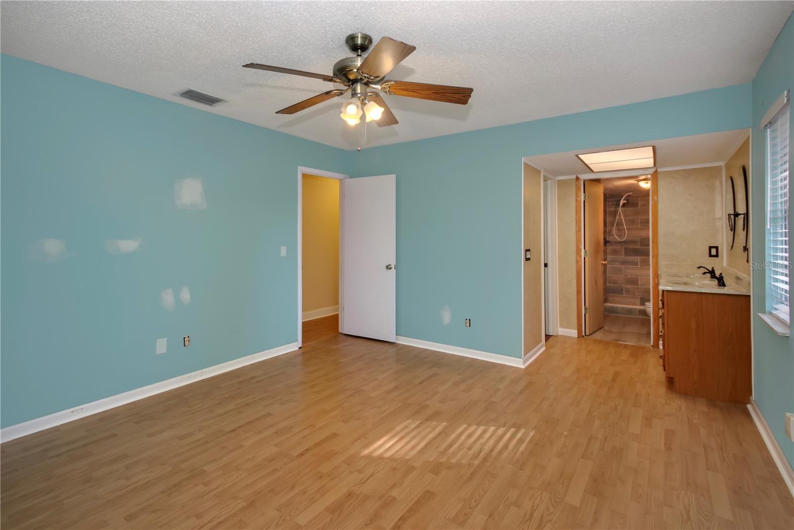 Image 19 of 28 For 1524 Yvonne Street