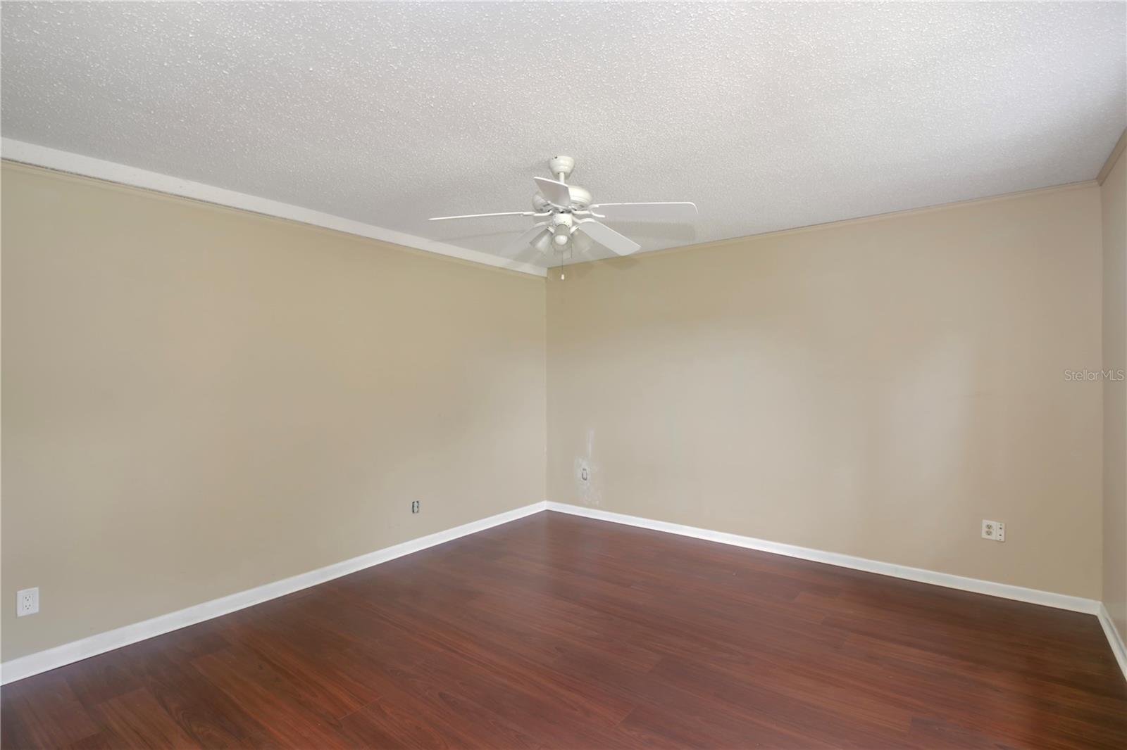 Image 25 of 28 For 1524 Yvonne Street