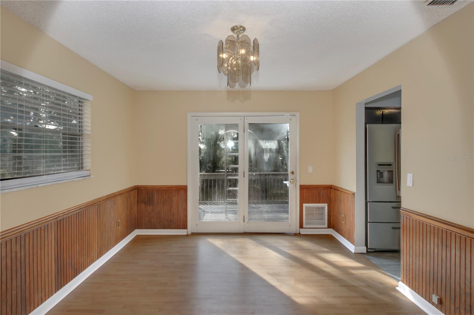 Image 8 of 28 For 1524 Yvonne Street