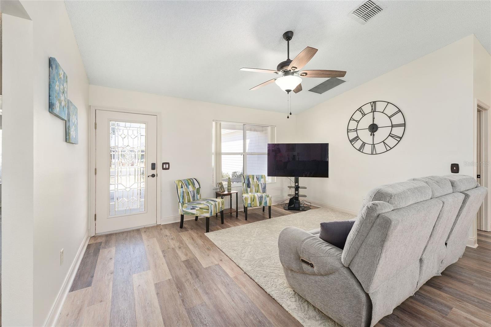 Image 11 of 44 For 2670 Privada Drive