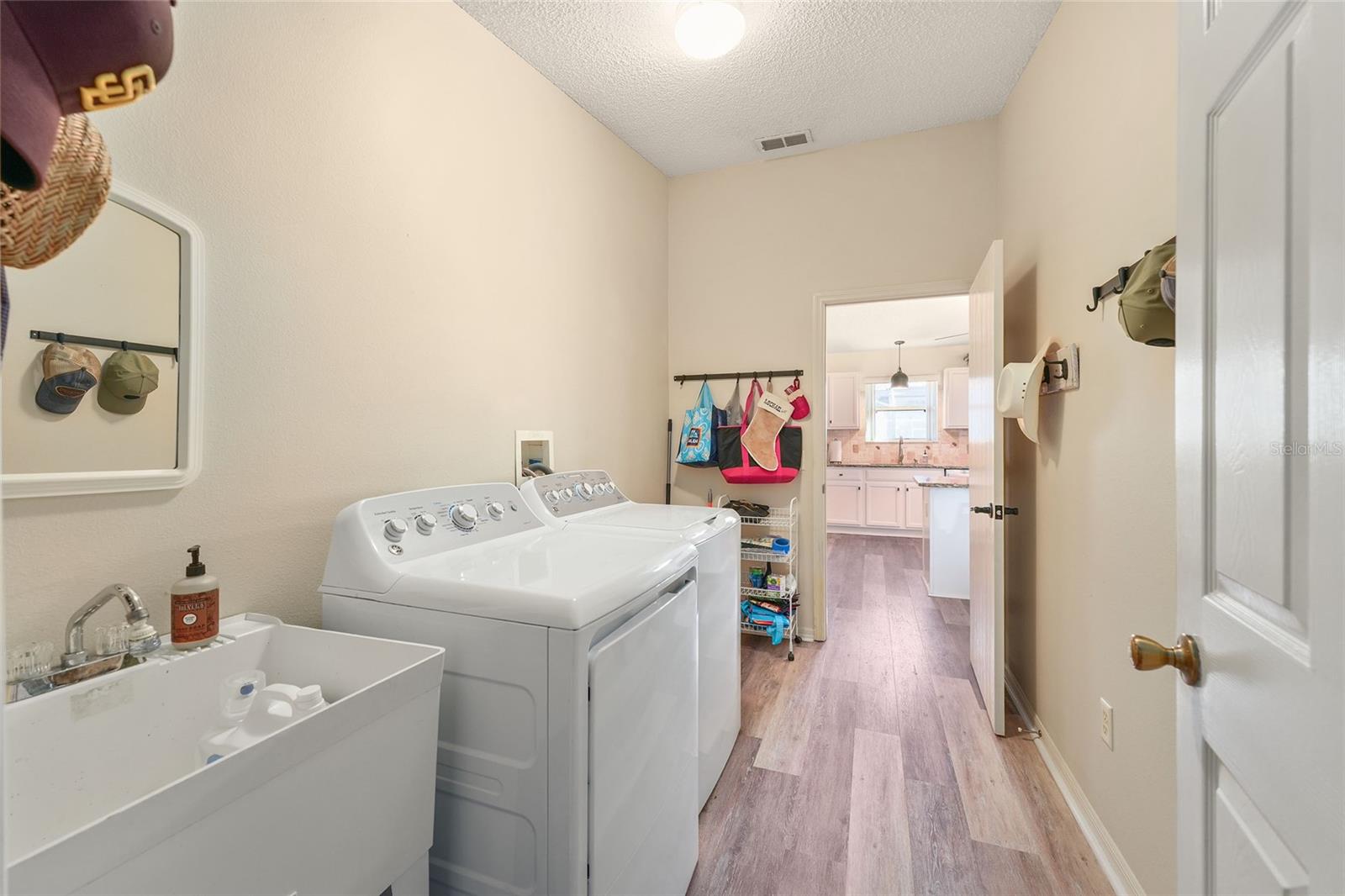 Image 36 of 44 For 2670 Privada Drive