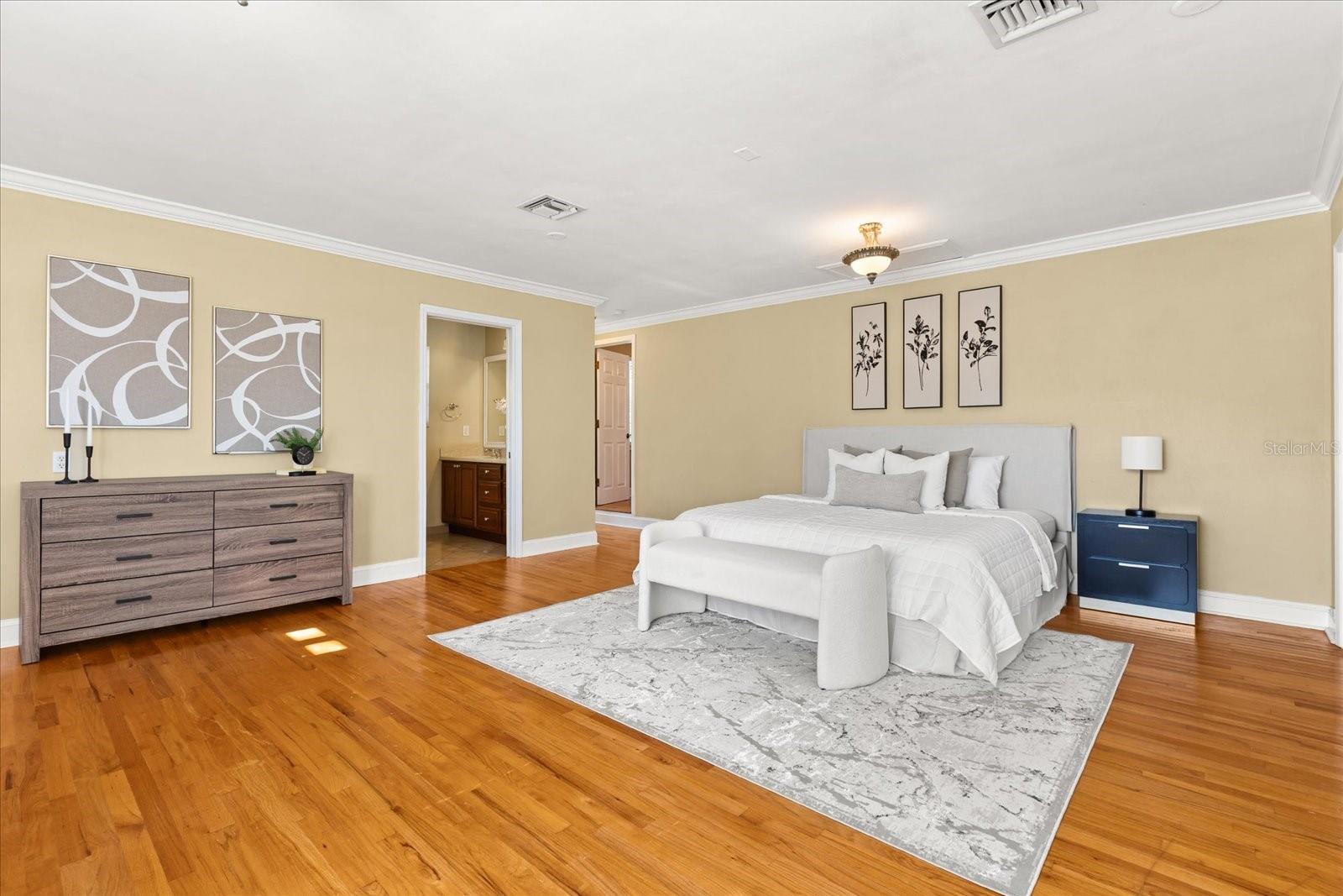 Image 10 of 84 For 3001 Lakeshore Drive