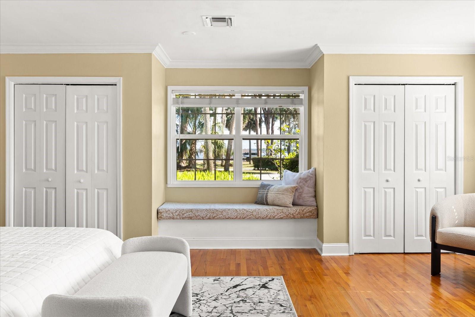 Image 11 of 84 For 3001 Lakeshore Drive