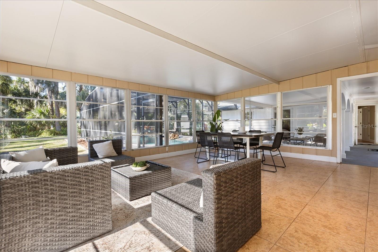 Image 23 of 84 For 3001 Lakeshore Drive