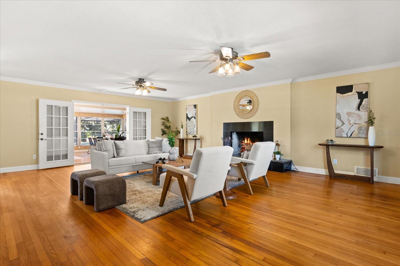 Image 40 of 84 For 3001 Lakeshore Drive