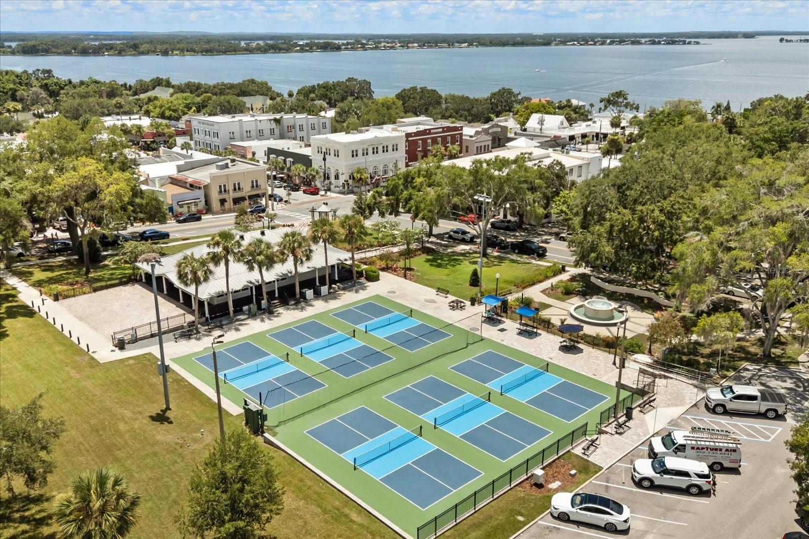 Image 78 of 84 For 3001 Lakeshore Drive