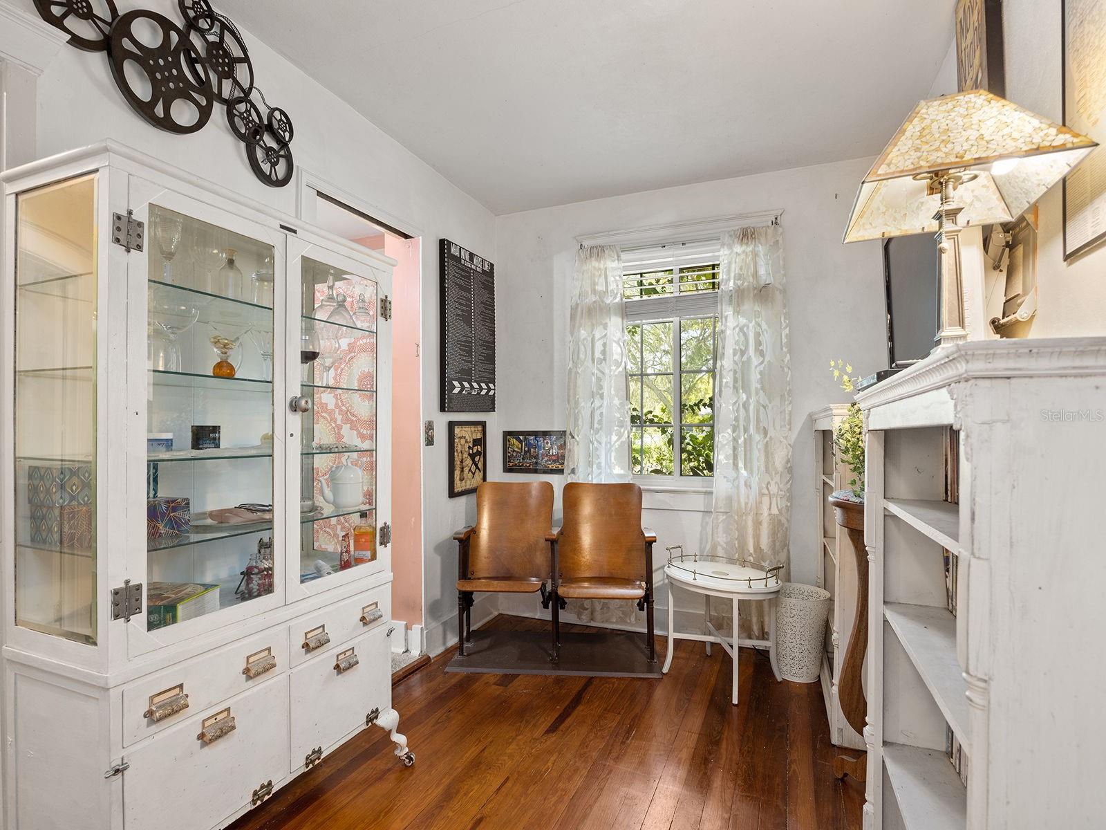 Image 15 of 32 For 335 Simpson  