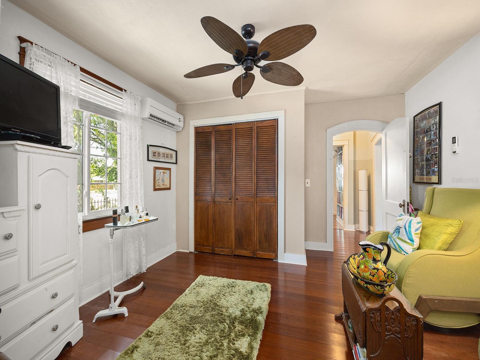 Image 19 of 32 For 335 Simpson  