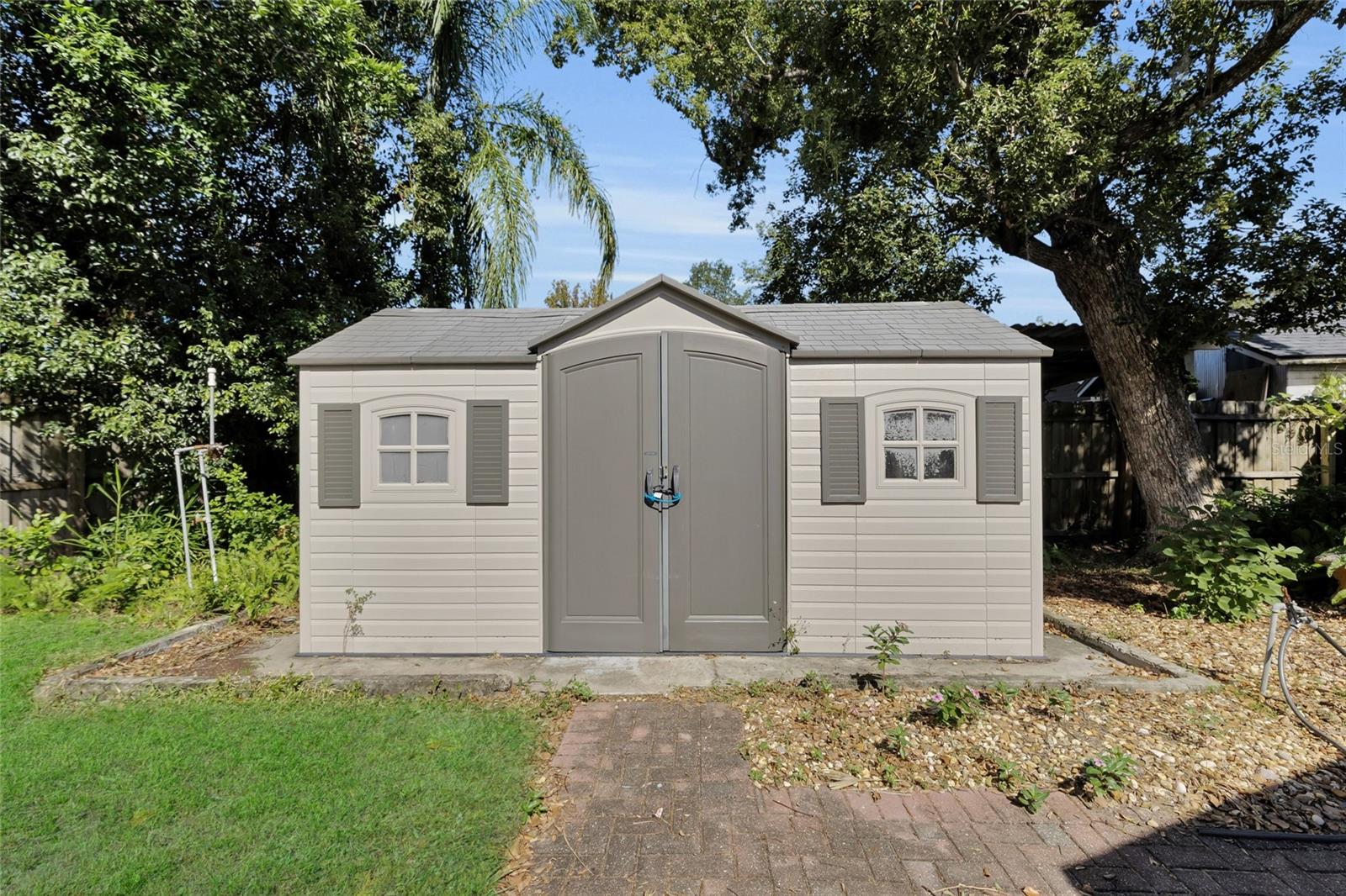 Image 30 of 32 For 335 Simpson  