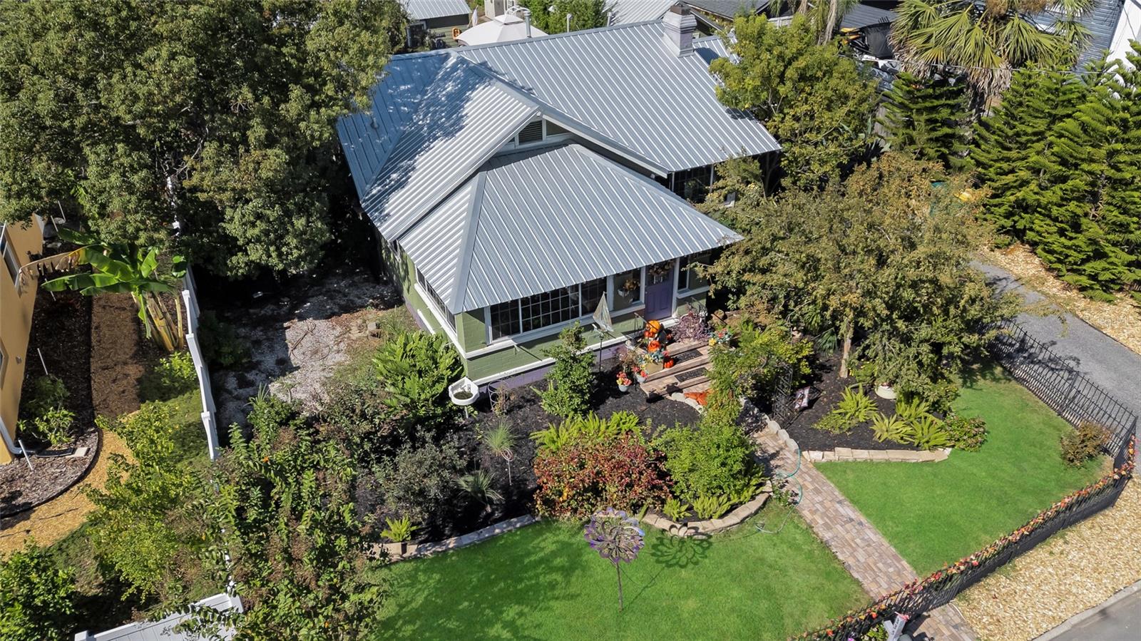 Image 31 of 32 For 335 Simpson  