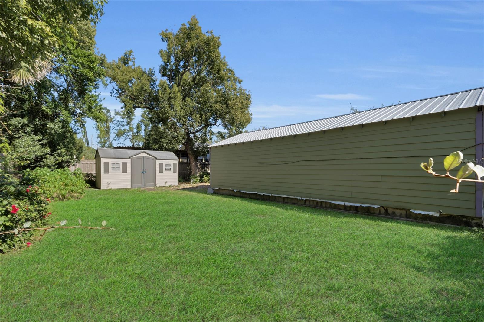 Image 32 of 32 For 335 Simpson  