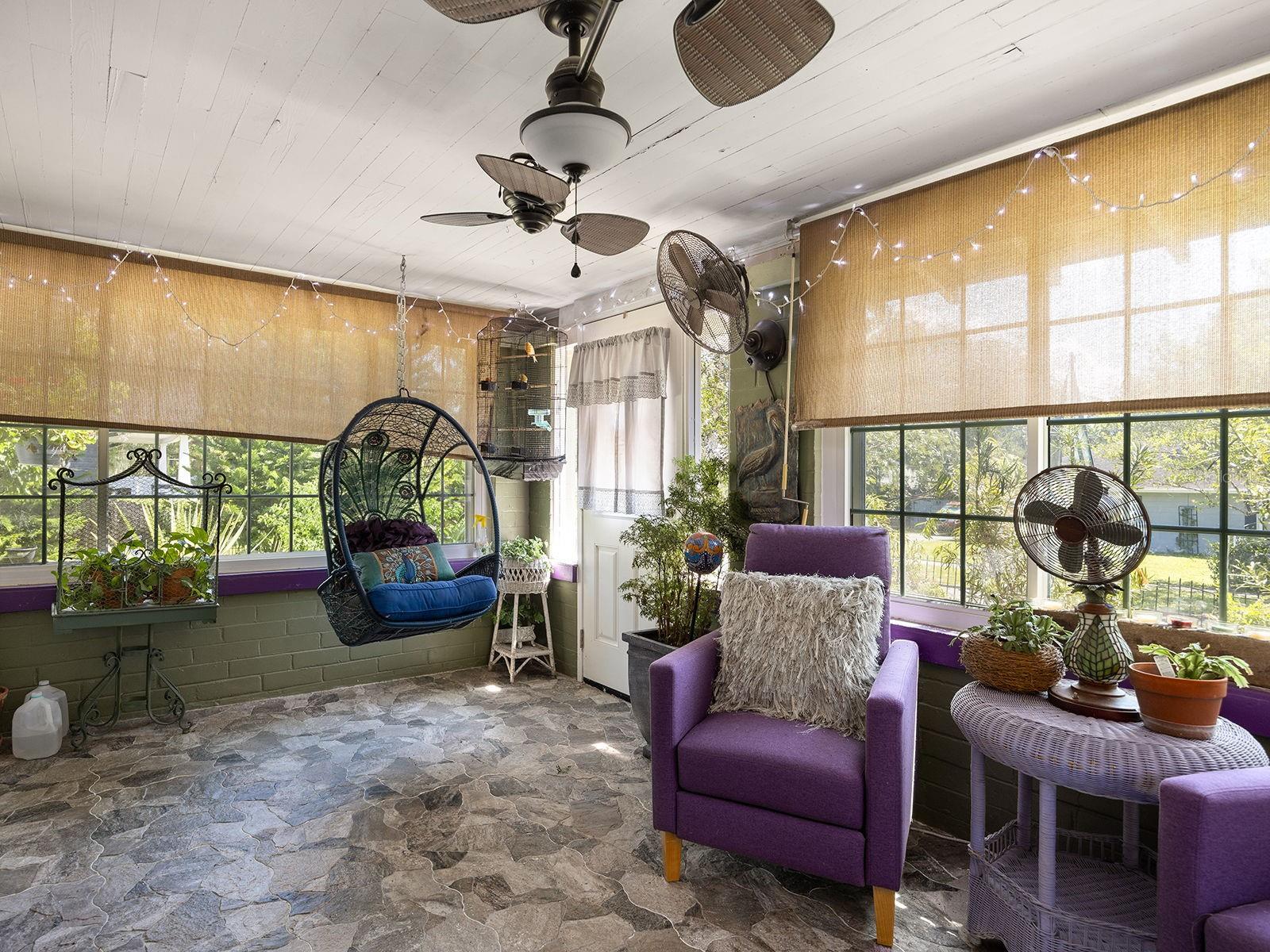 Image 4 of 32 For 335 Simpson  