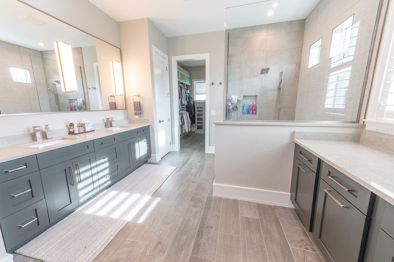 Image 21 of 39 For 3880 Bordeaux Drive