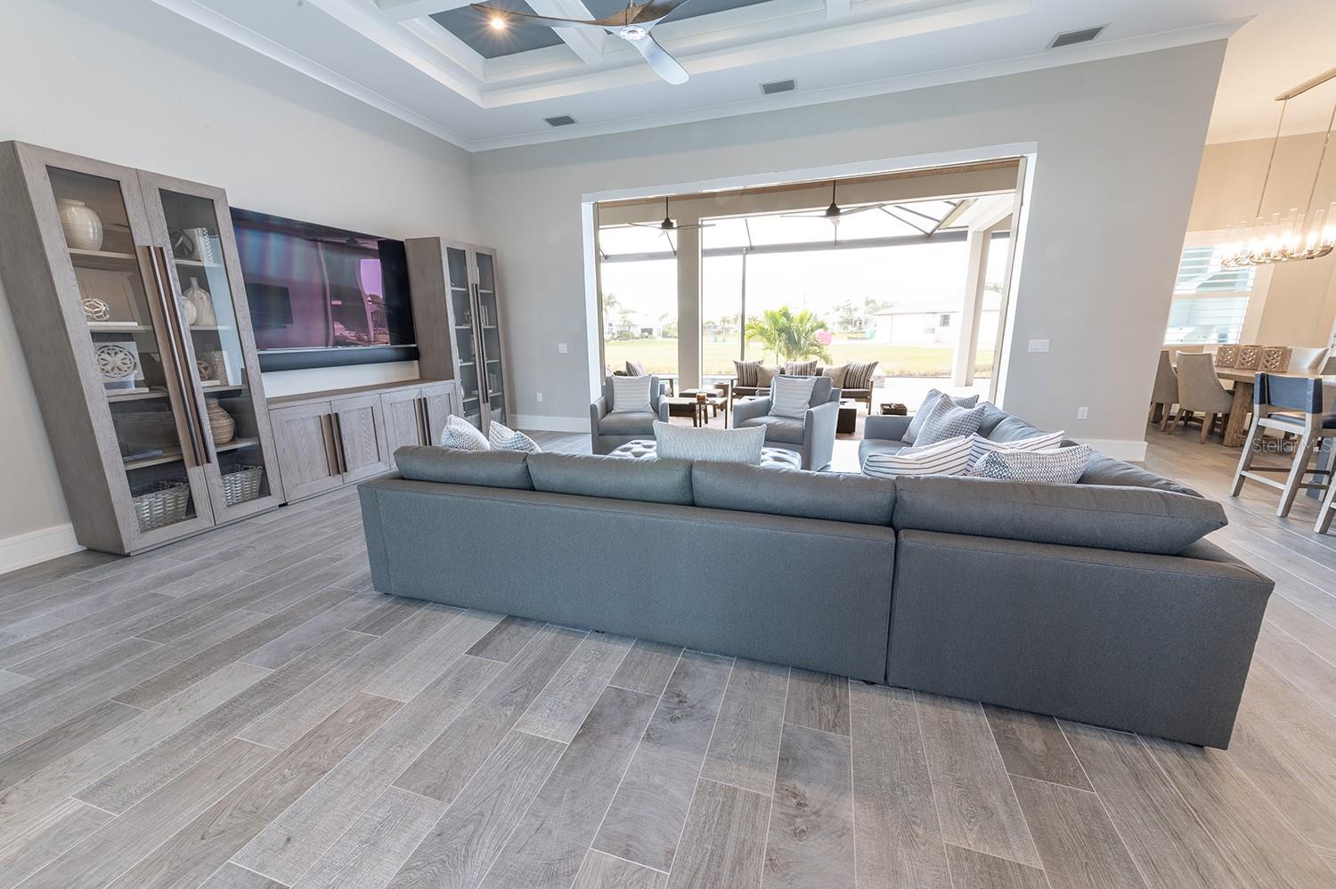 Image 6 of 39 For 3880 Bordeaux Drive