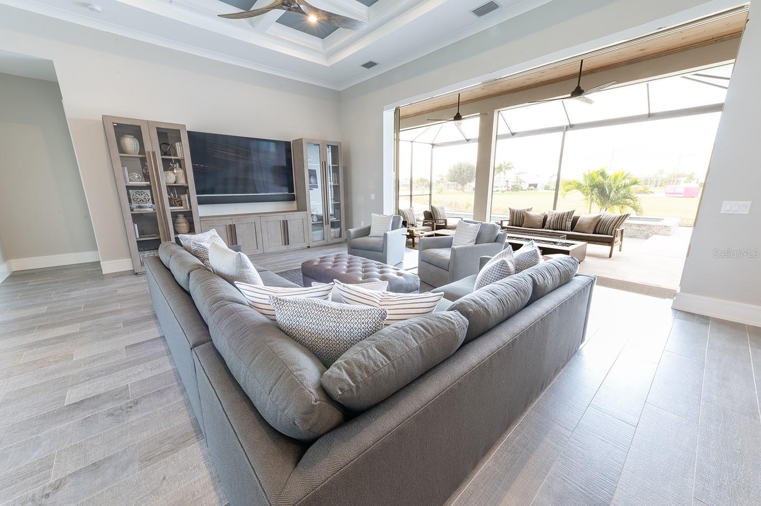 Image 7 of 39 For 3880 Bordeaux Drive