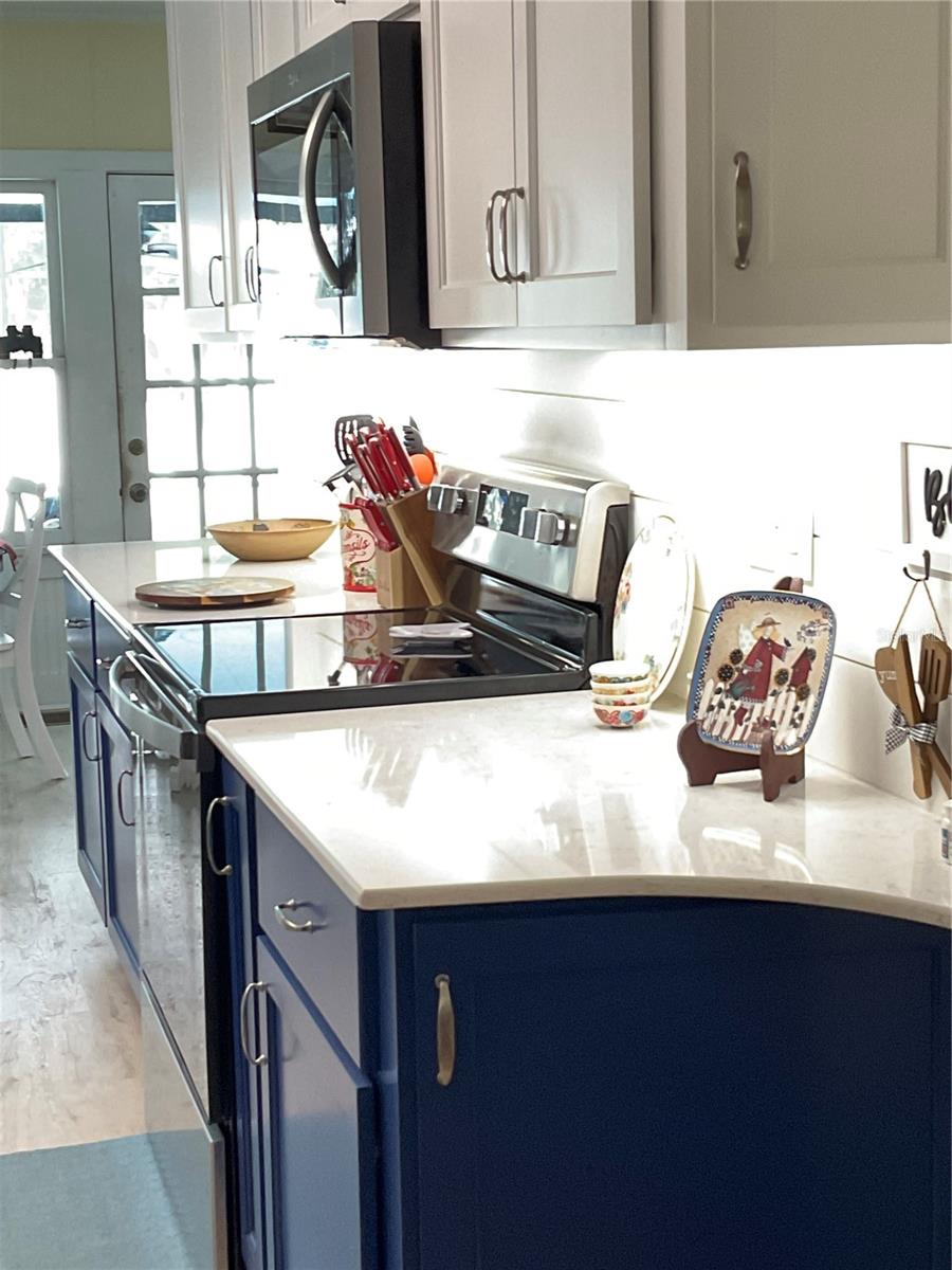 Image 11 of 46 For 243 Central Avenue