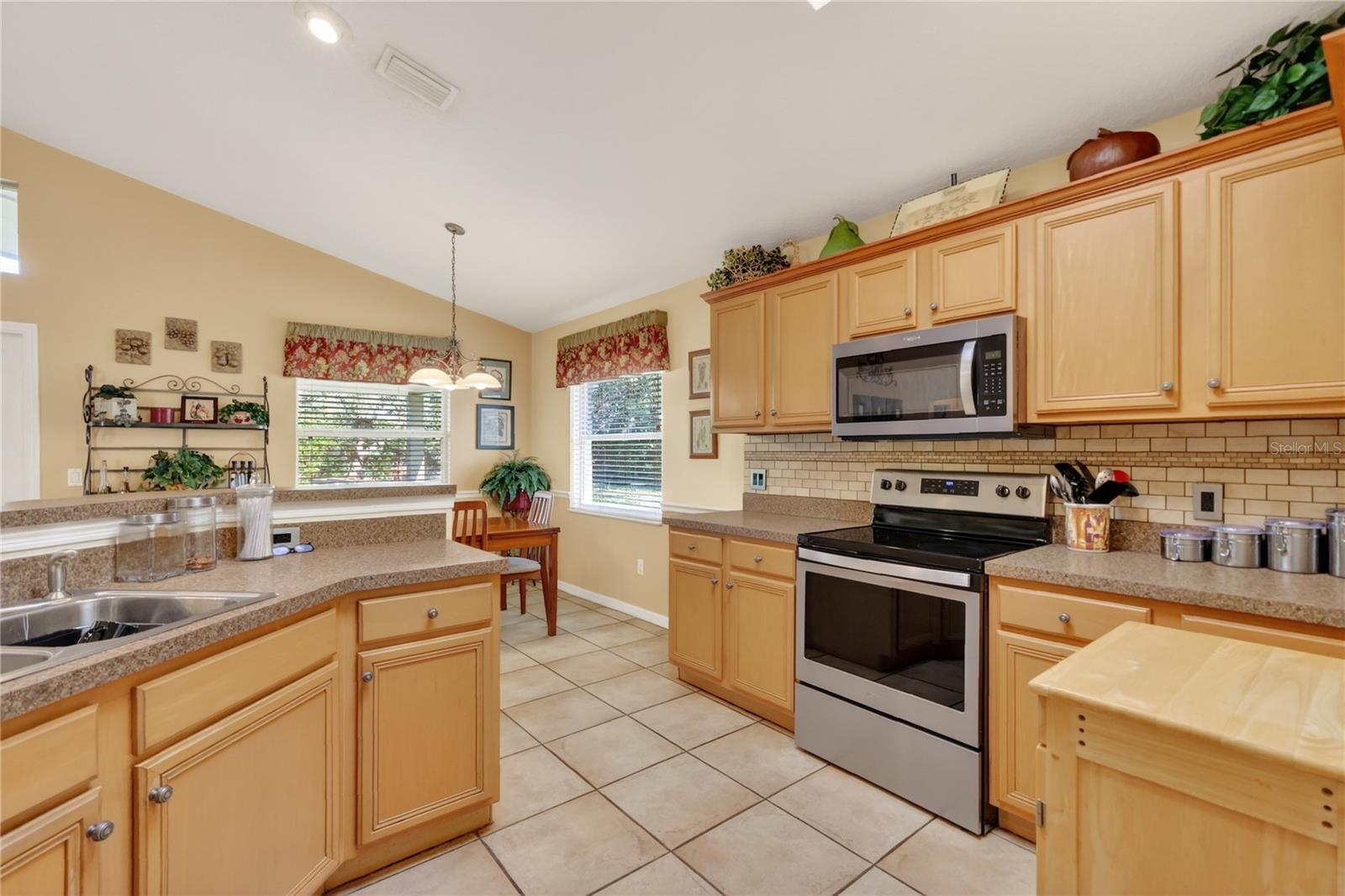 Image 17 of 31 For 2825 Hardenbergh Lane