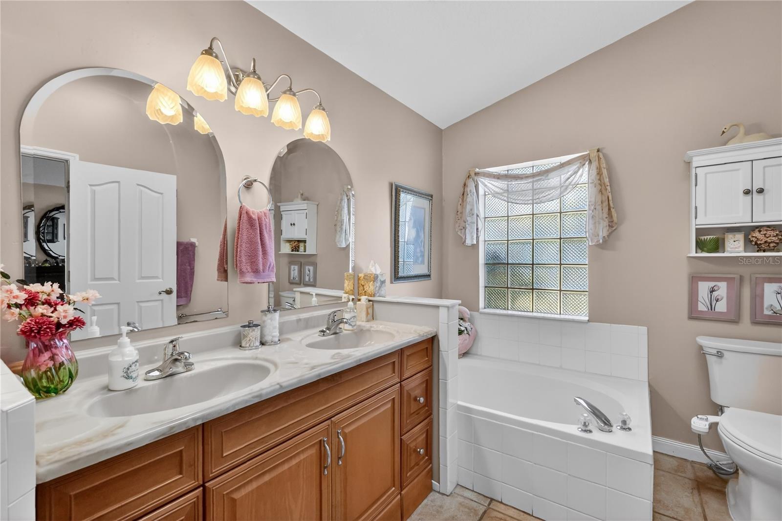 Image 24 of 31 For 2825 Hardenbergh Lane