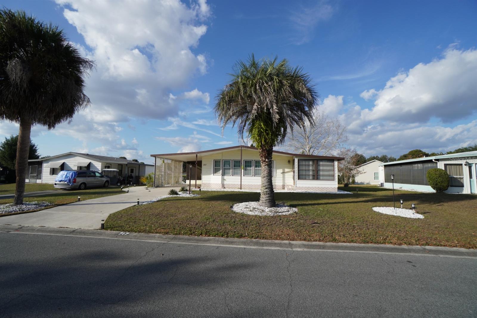 Image 3 of 18 For 717 Royal Palm Avenue