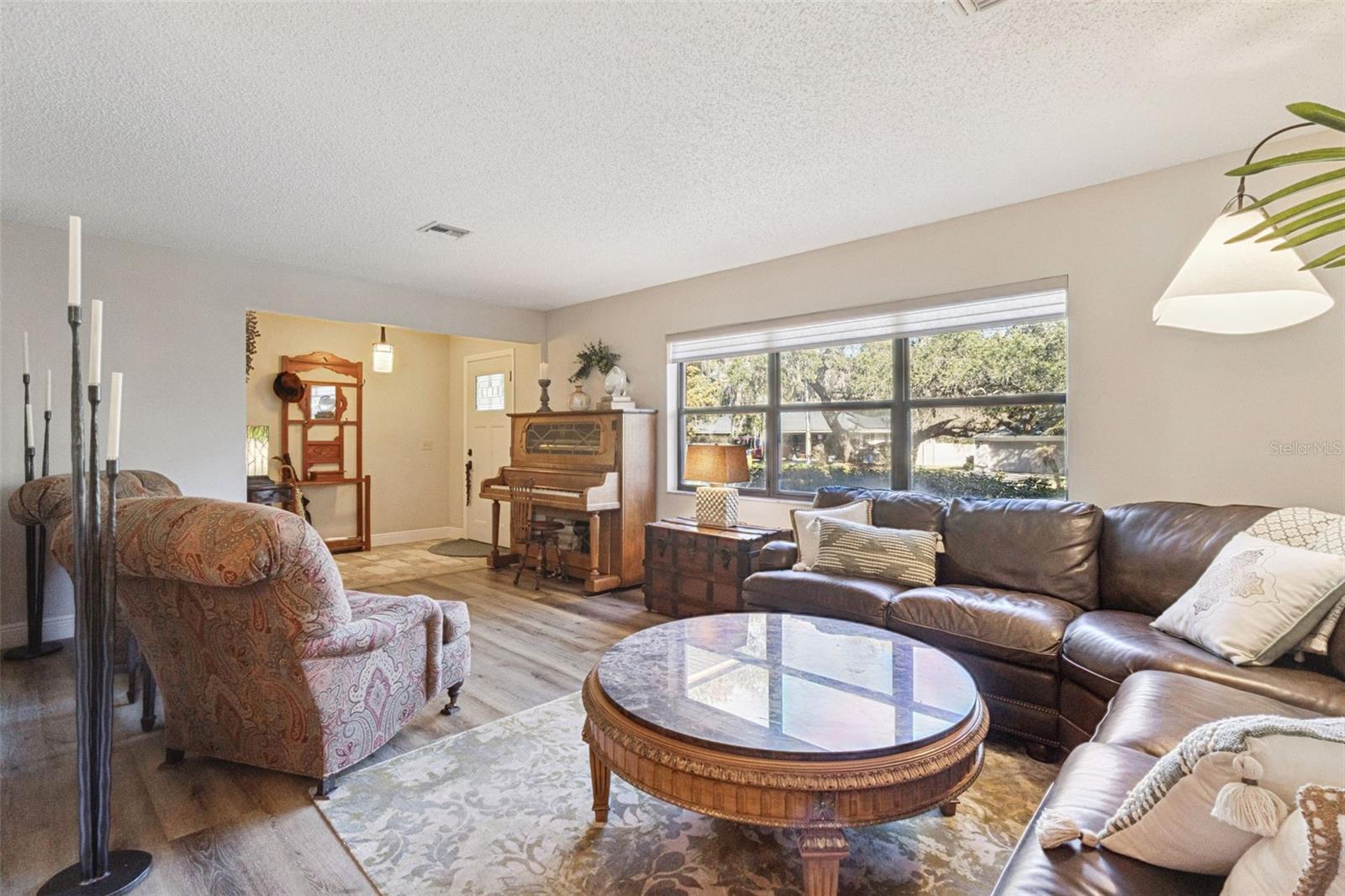 Image 2 of 44 For 1105 Valencia Avenue