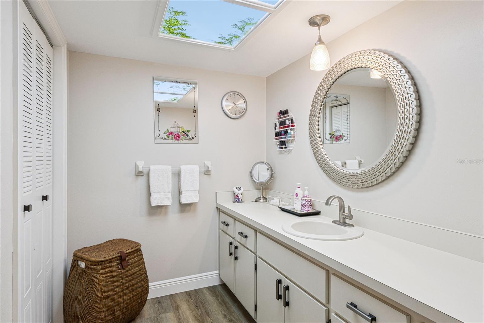 Image 22 of 44 For 1105 Valencia Avenue