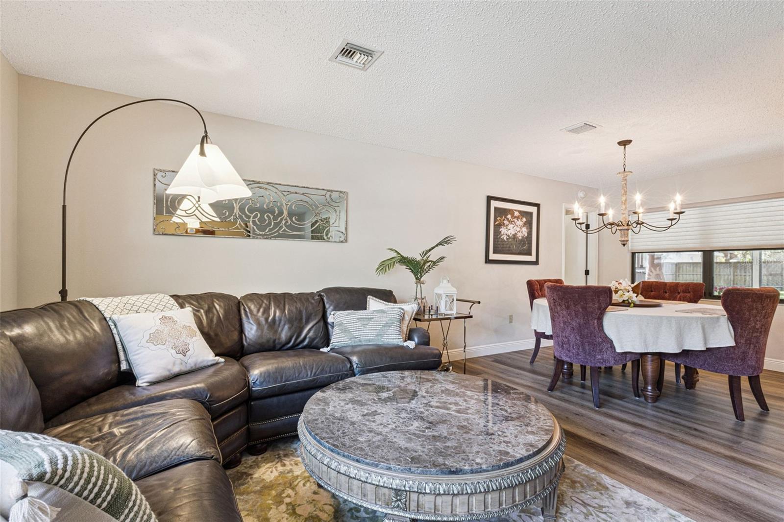 Image 3 of 44 For 1105 Valencia Avenue