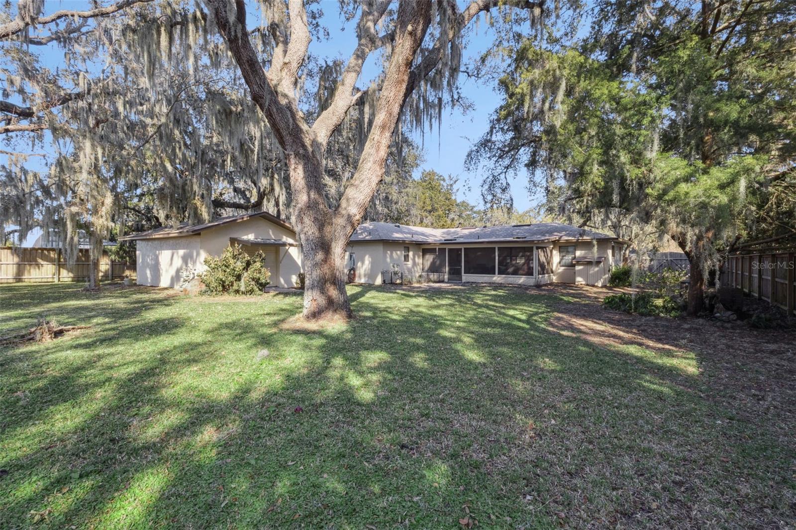 Image 34 of 44 For 1105 Valencia Avenue