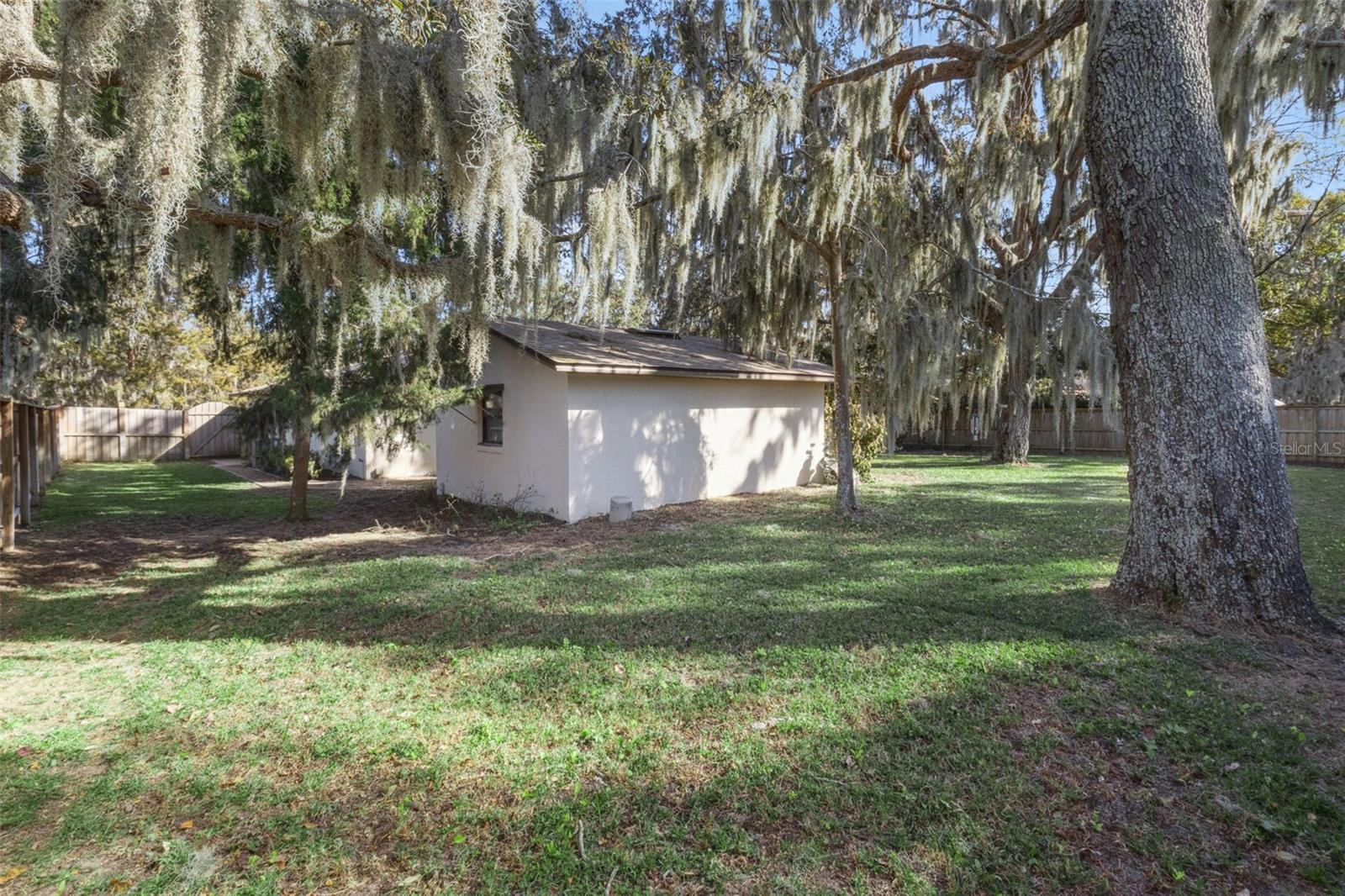 Image 36 of 44 For 1105 Valencia Avenue