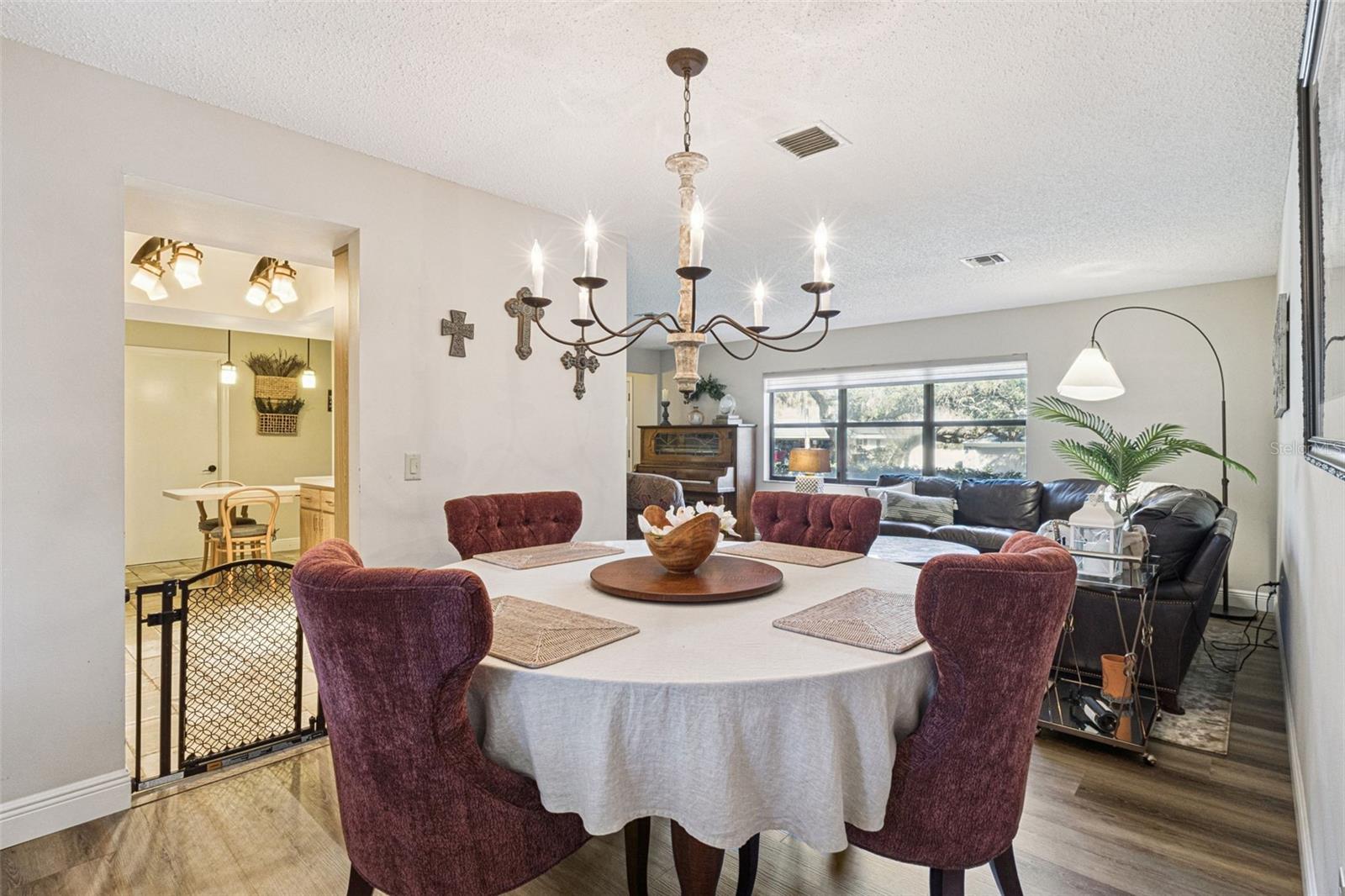 Image 8 of 44 For 1105 Valencia Avenue