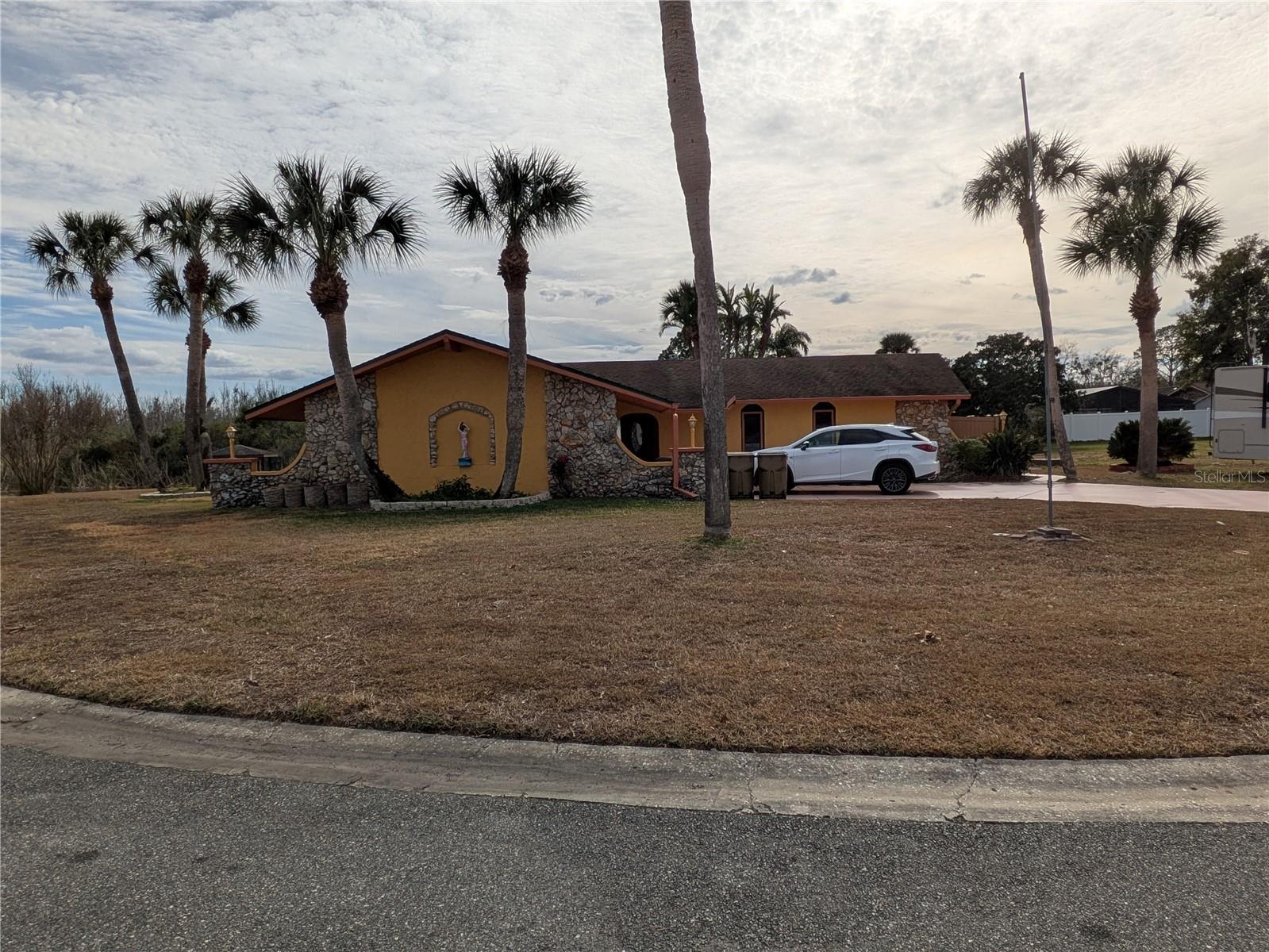 Details for 5330 Kings Court, FRUITLAND PARK, FL 34731