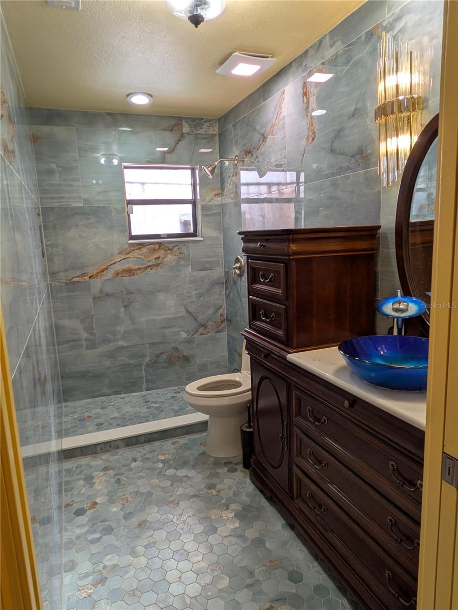 Image 10 of 30 For 5330 Kings Court