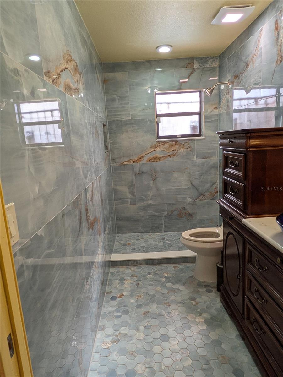 Image 11 of 30 For 5330 Kings Court