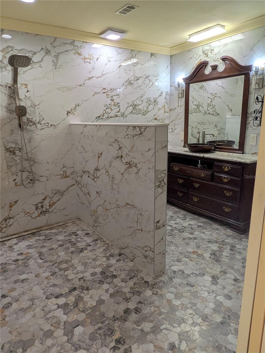 Image 15 of 30 For 5330 Kings Court