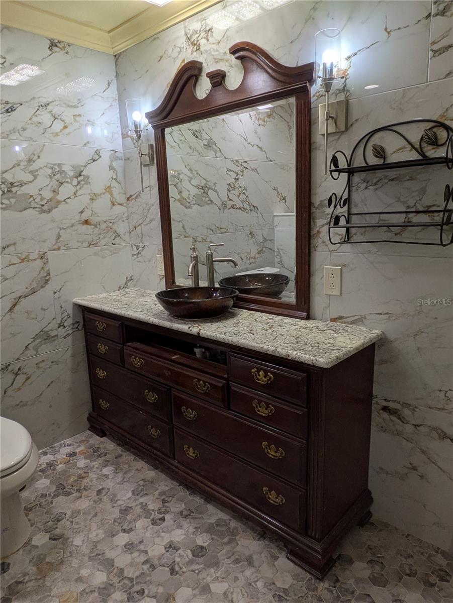 Image 17 of 30 For 5330 Kings Court