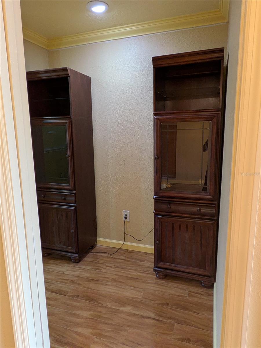 Image 21 of 30 For 5330 Kings Court